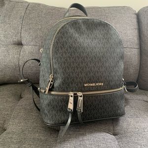 🎀 Michael Kors Rhea Backpack